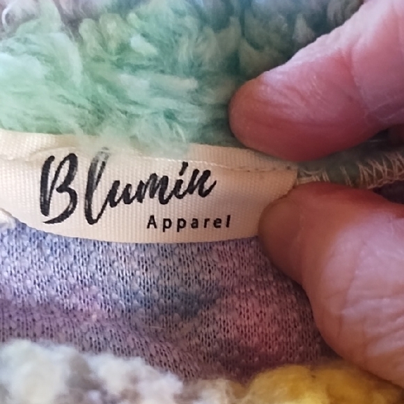 Plush Pastel Tie-Dye Crewneck Sherpa Pullover - Multicolor - Picture 3 of 4